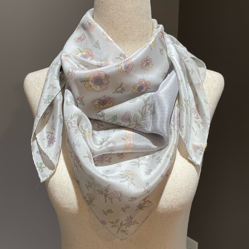 Vintage Liz Claiborne 100% Silk 30x30 Square Scarf Grey Pink Pretty Ditsy Floral